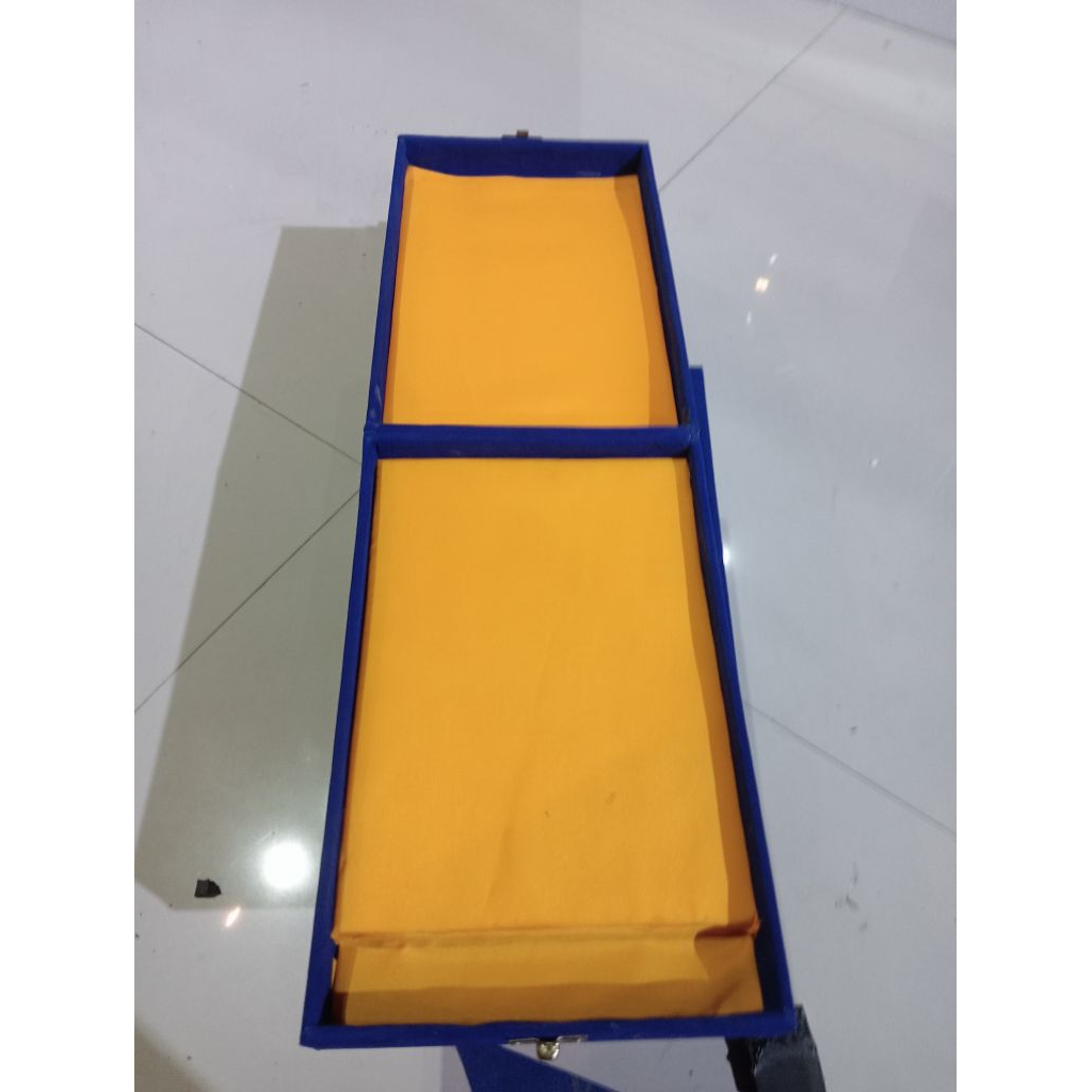 

KOTAK BOK BLUDRU CINDERAMATA