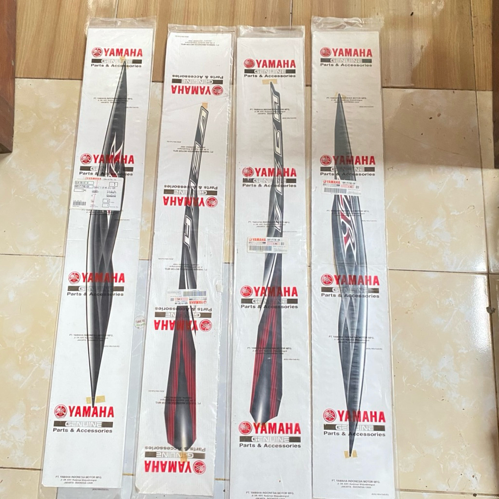 striping stiker BODY belakang Yamaha Vega ZR 2012 putih original YGP