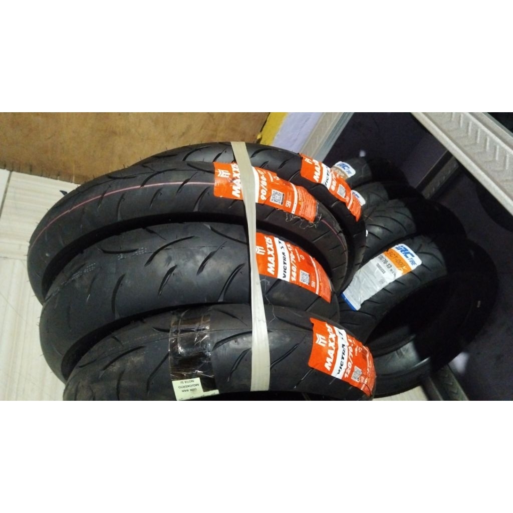Ban maxxis tubeles  M922 F ring 12