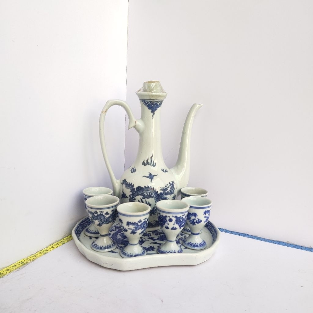 Tea Set Porselen Motif Naga Antik