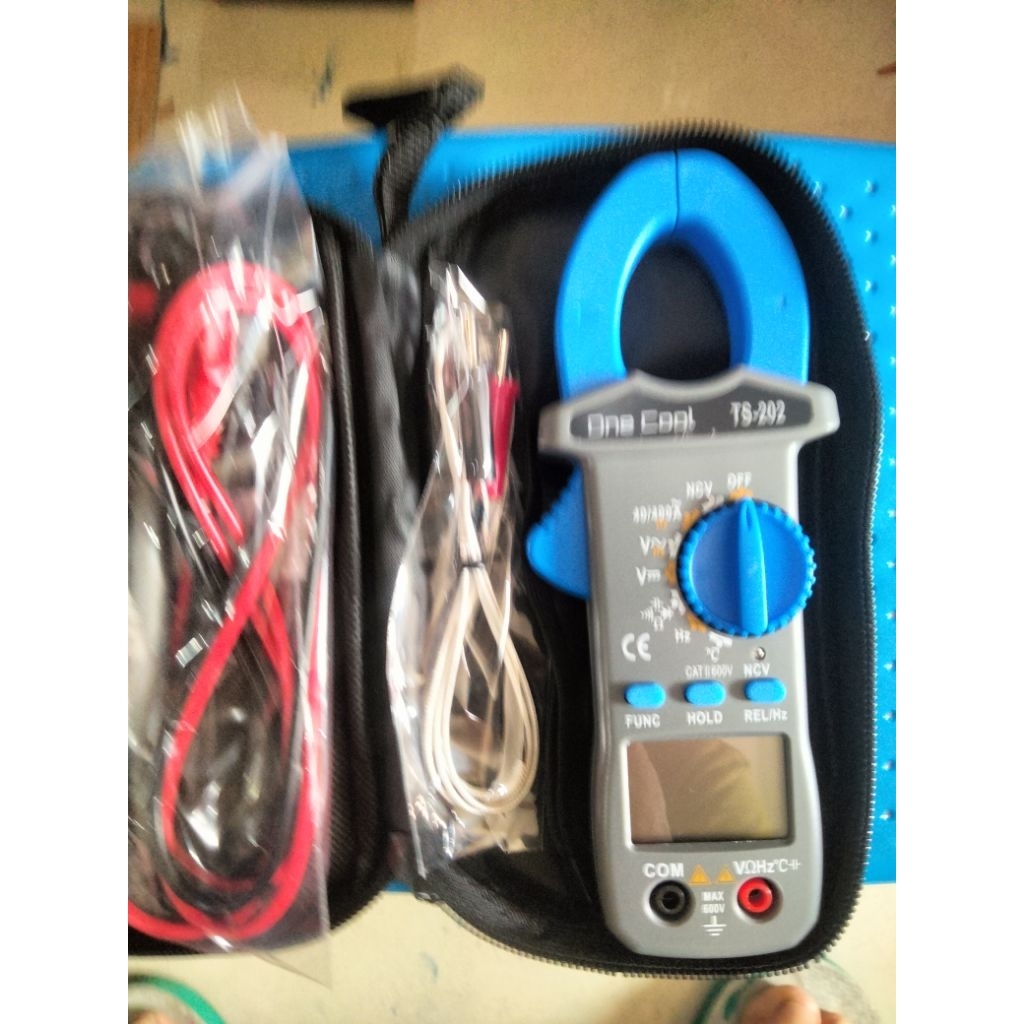 Tang Amper digital TS 202