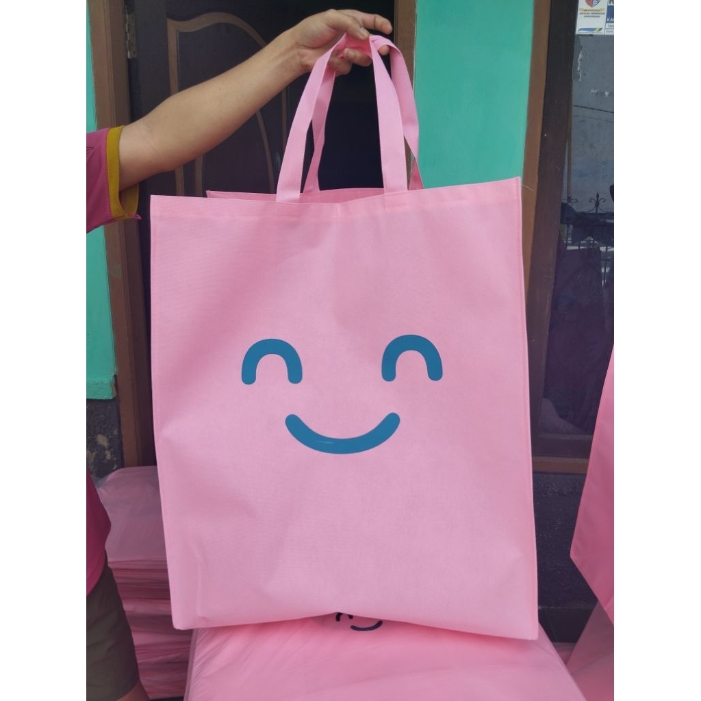 TAS CUSTOM GOODIE BAG SPUNBOND DI JAHIT