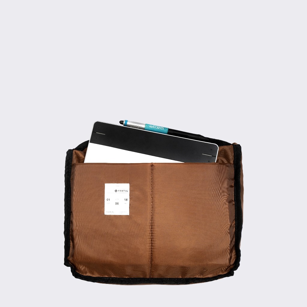 TERBARU Fertig - Hilly Black Sling Bag - Tas Selempang Hitam Multi Pocket Pria Muat Banyak