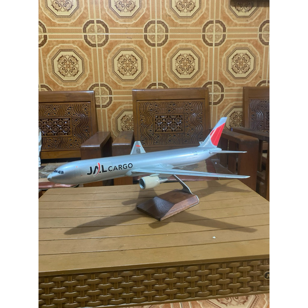 miniature jal cargo boeing 767 pacific miniature