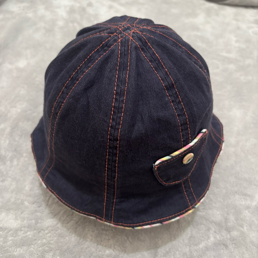 Topi/Bucket Hat Ettoi