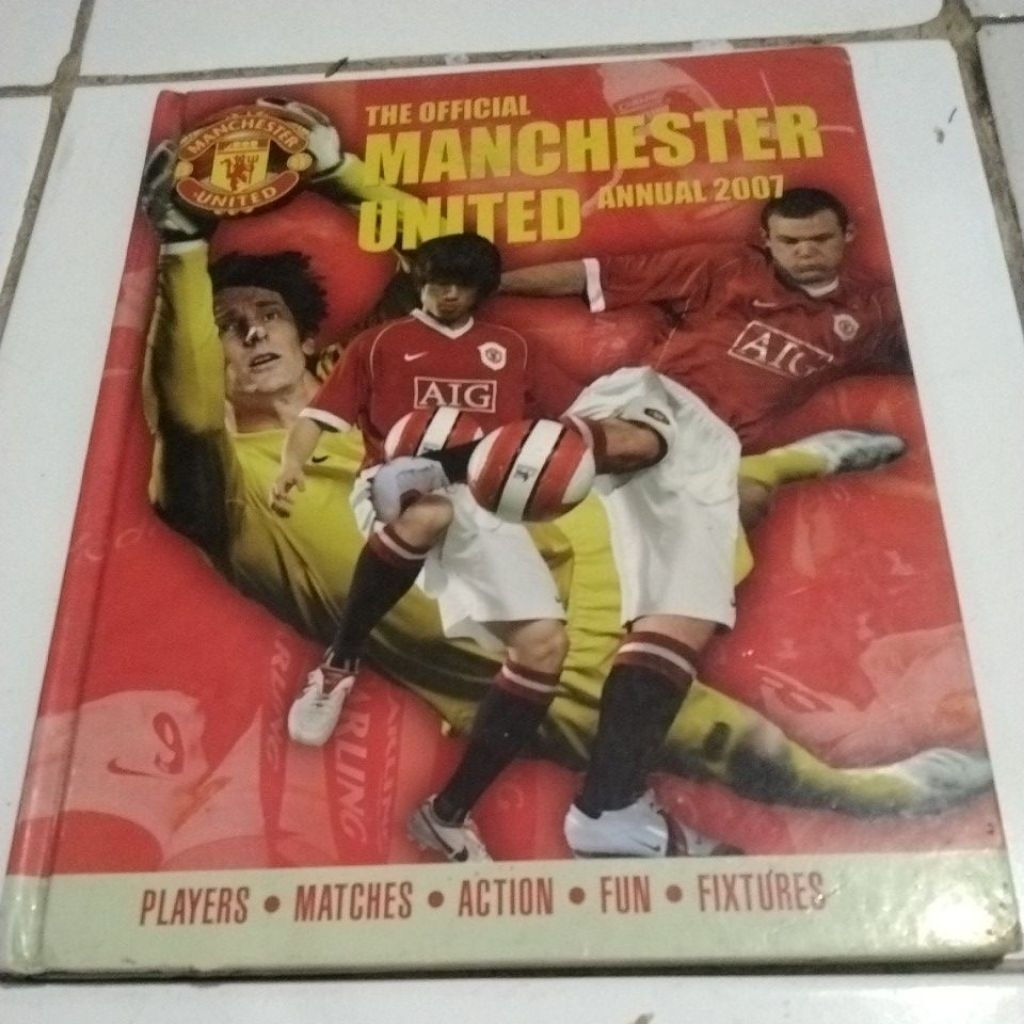 BUKU THE OFFICIAL MANCHESTER UNITED ANNUAL 2007 ORI