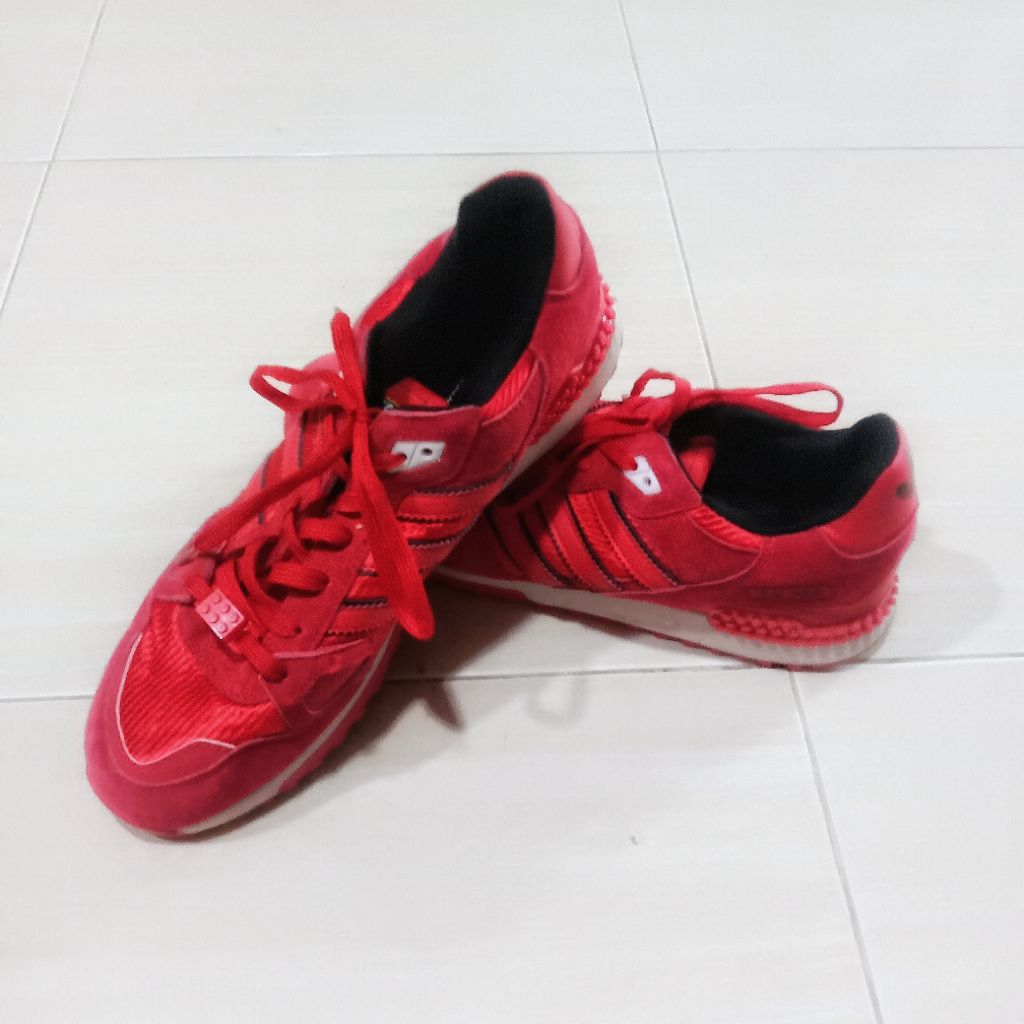 Sepatu Adidas ZX 750 Lego