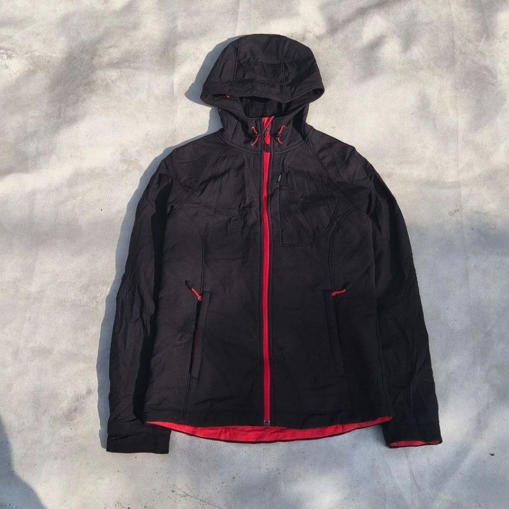 Jaket softshell outdoor hiking gunung Kirkland hitam