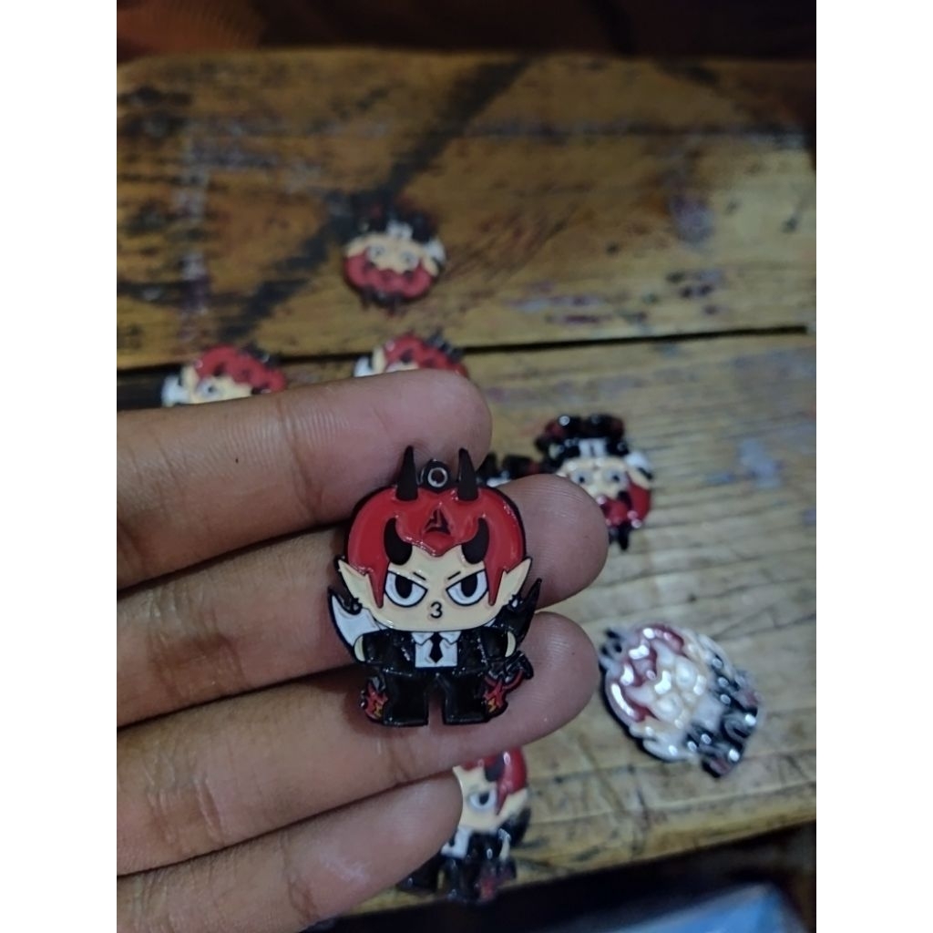 PIN ENAMEL CUSTOM BLACK SHOP GANTUNGAN GROSIR MURAH | SOUVERNIR, MERCHANDISE,  LOGO PERUSAHAAN, DLL