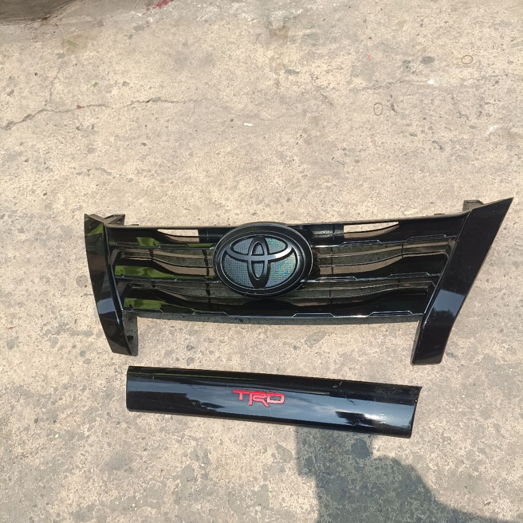 gril fortuner vrz black lengkap lis bawah TRD ori 2019