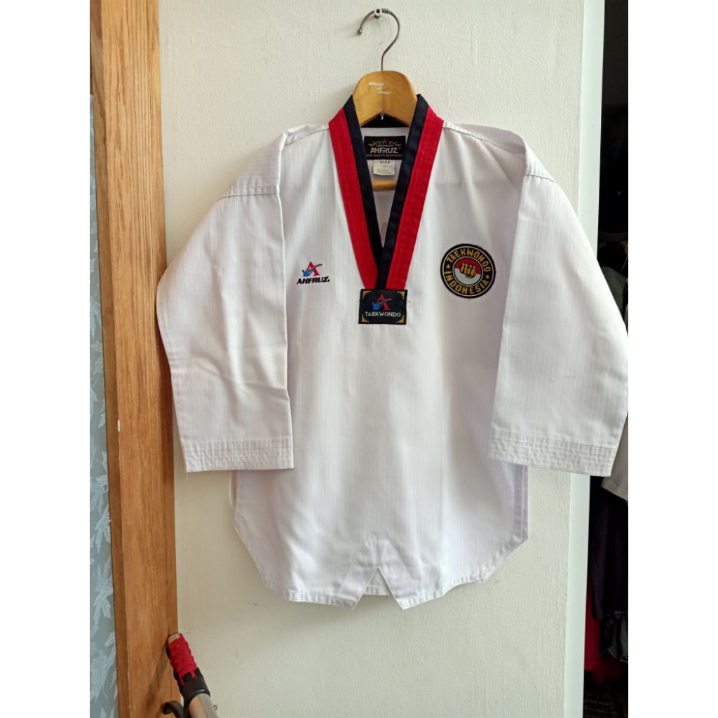 Dobok pemula seragam baju taekwondo anak Ahfruz kerah merah hitam bet bordir 