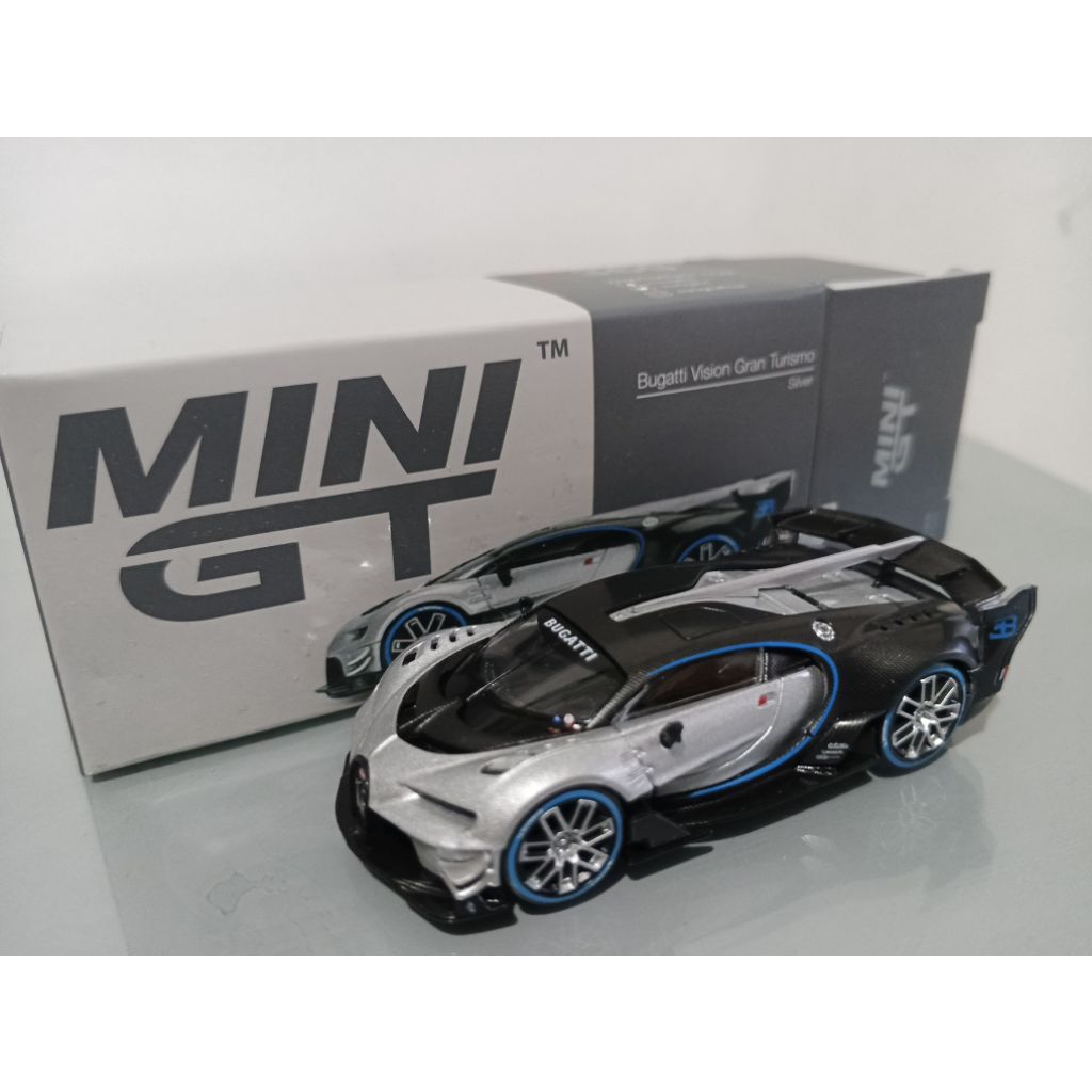 Mini GT Bugatti Grand Turismo.