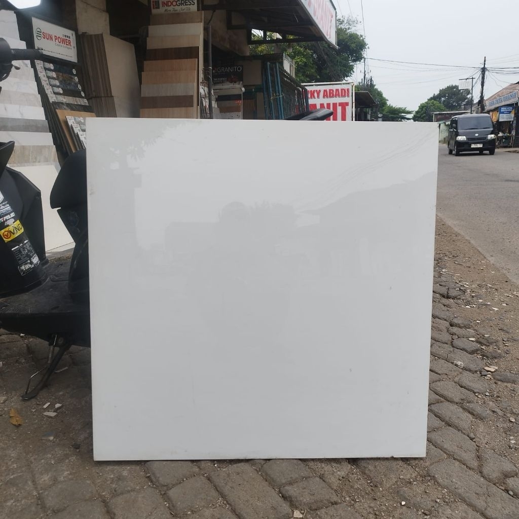 granit lantai uk 80x80 solid white indogres