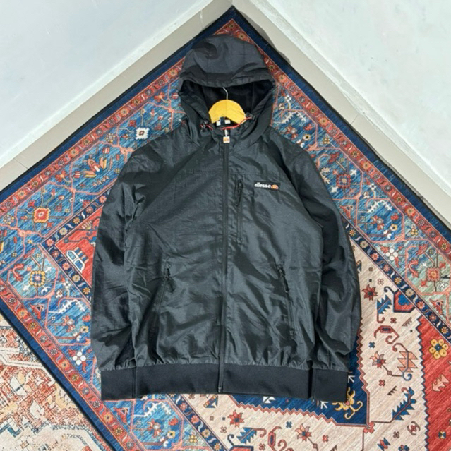 JACKET ELLESSE HITAM SECOND