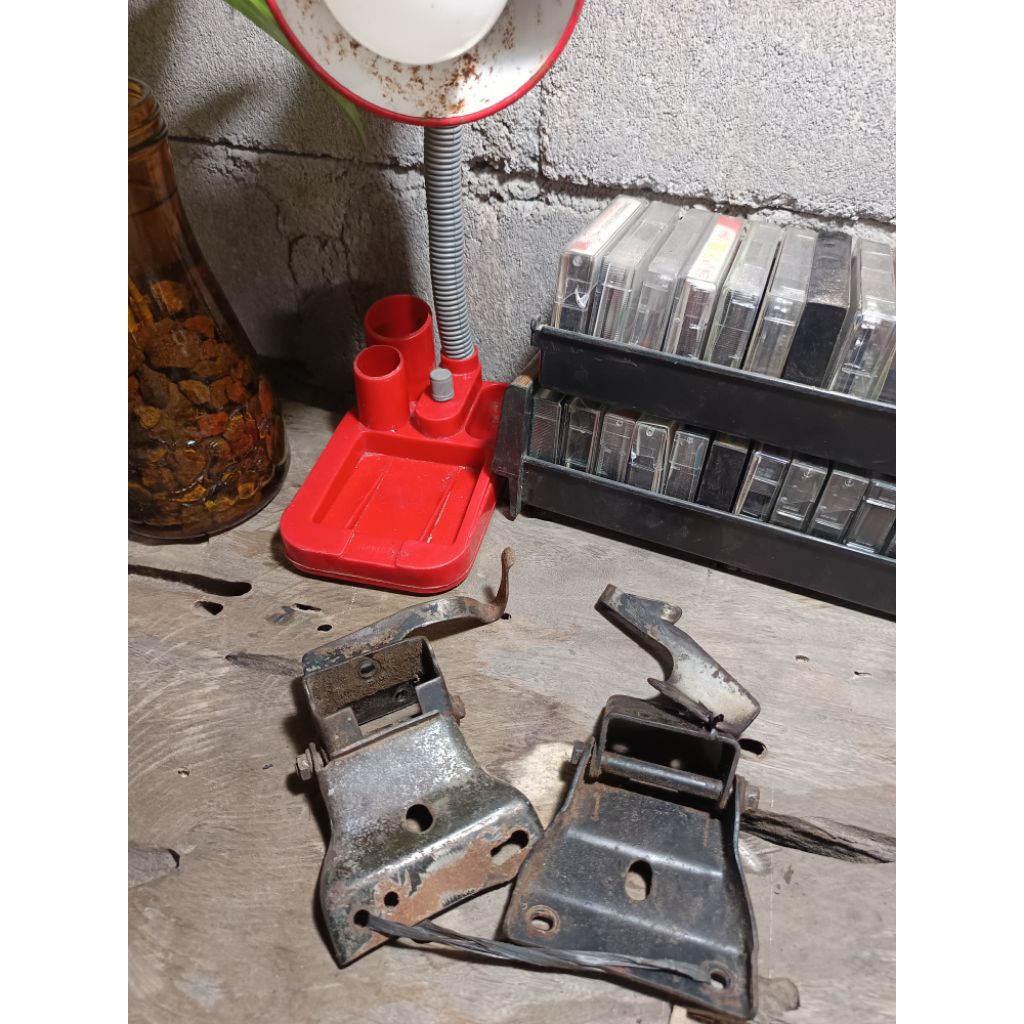 Engsel Jok Suzuki Tornado