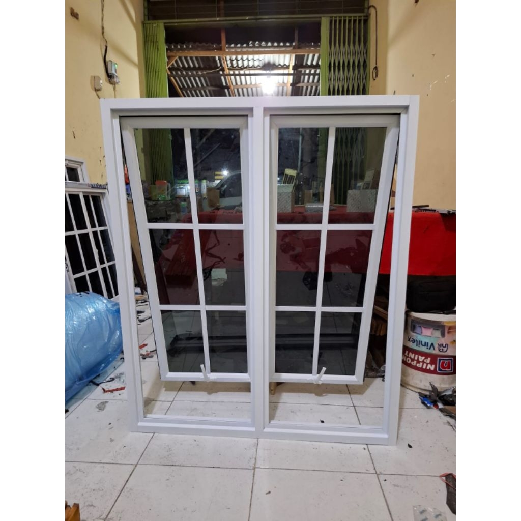 jendela aluminium jungkit 2 daun kaca 5mm kusen 3 " merek inkalum
