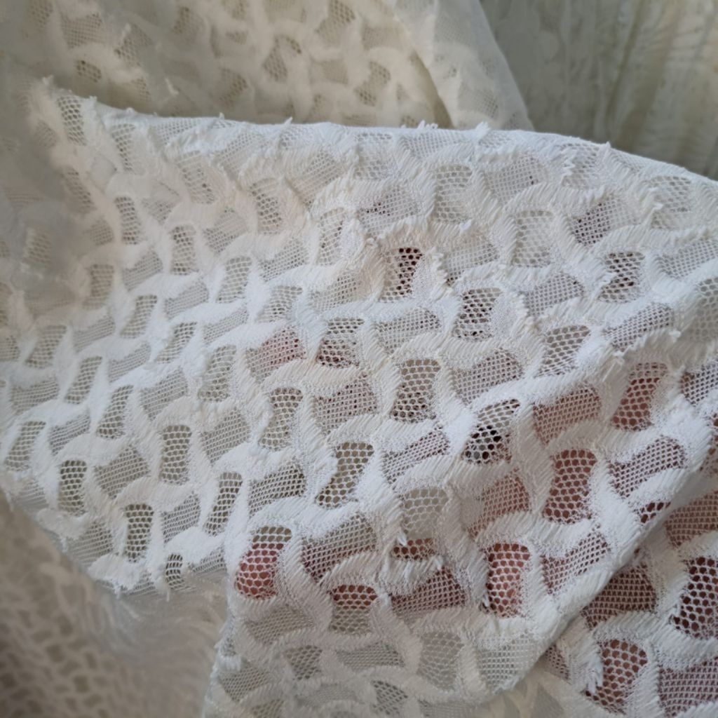 kain brokat katun- kain brokat katun premium - kain brokat katun semi Prada - kain katun brokat impo