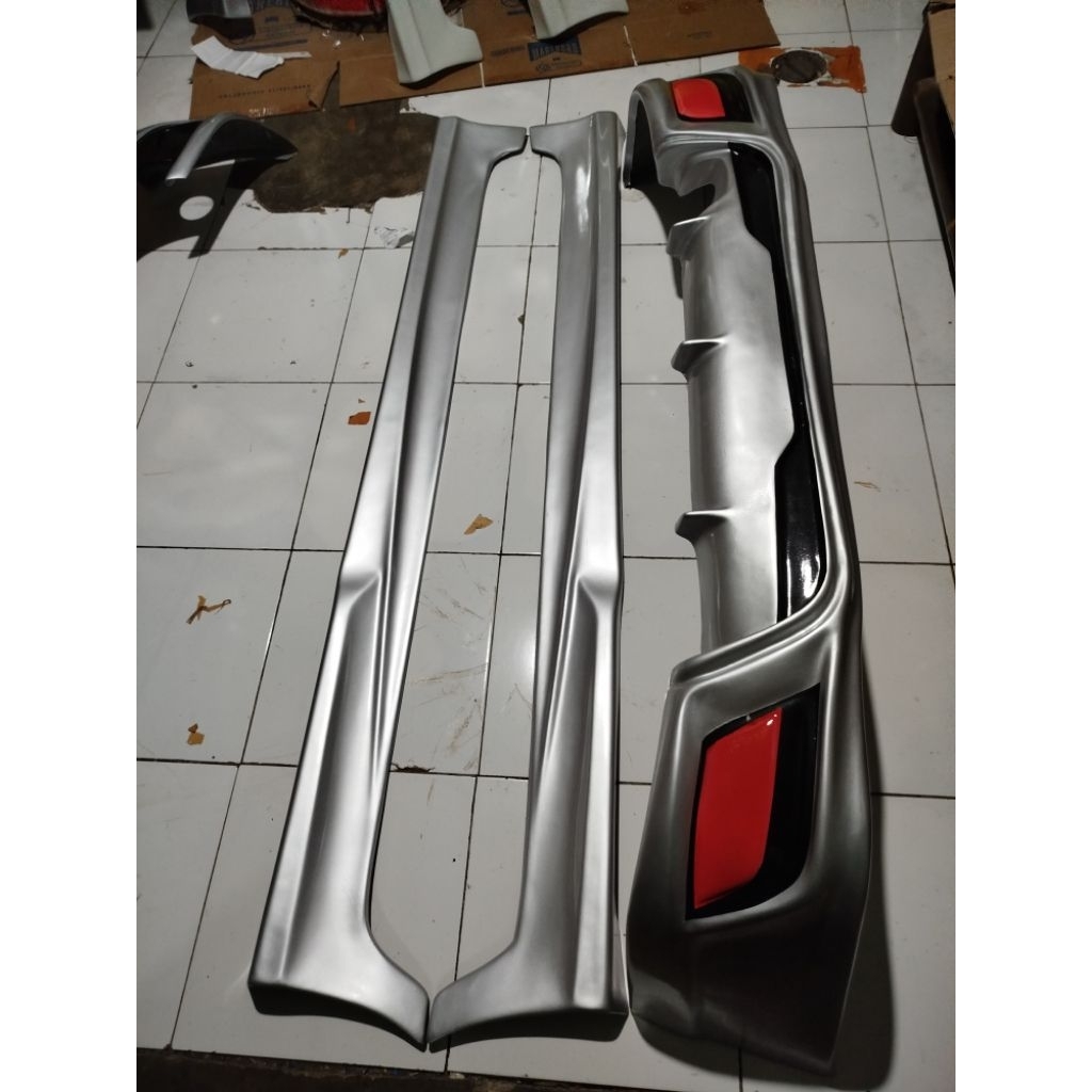 bodykit Avanza old samping belakang