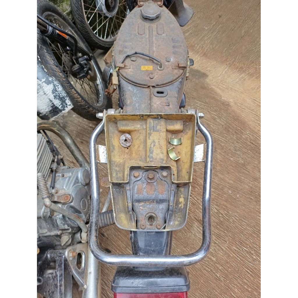 begel behel besi belakang supercub c700 c800