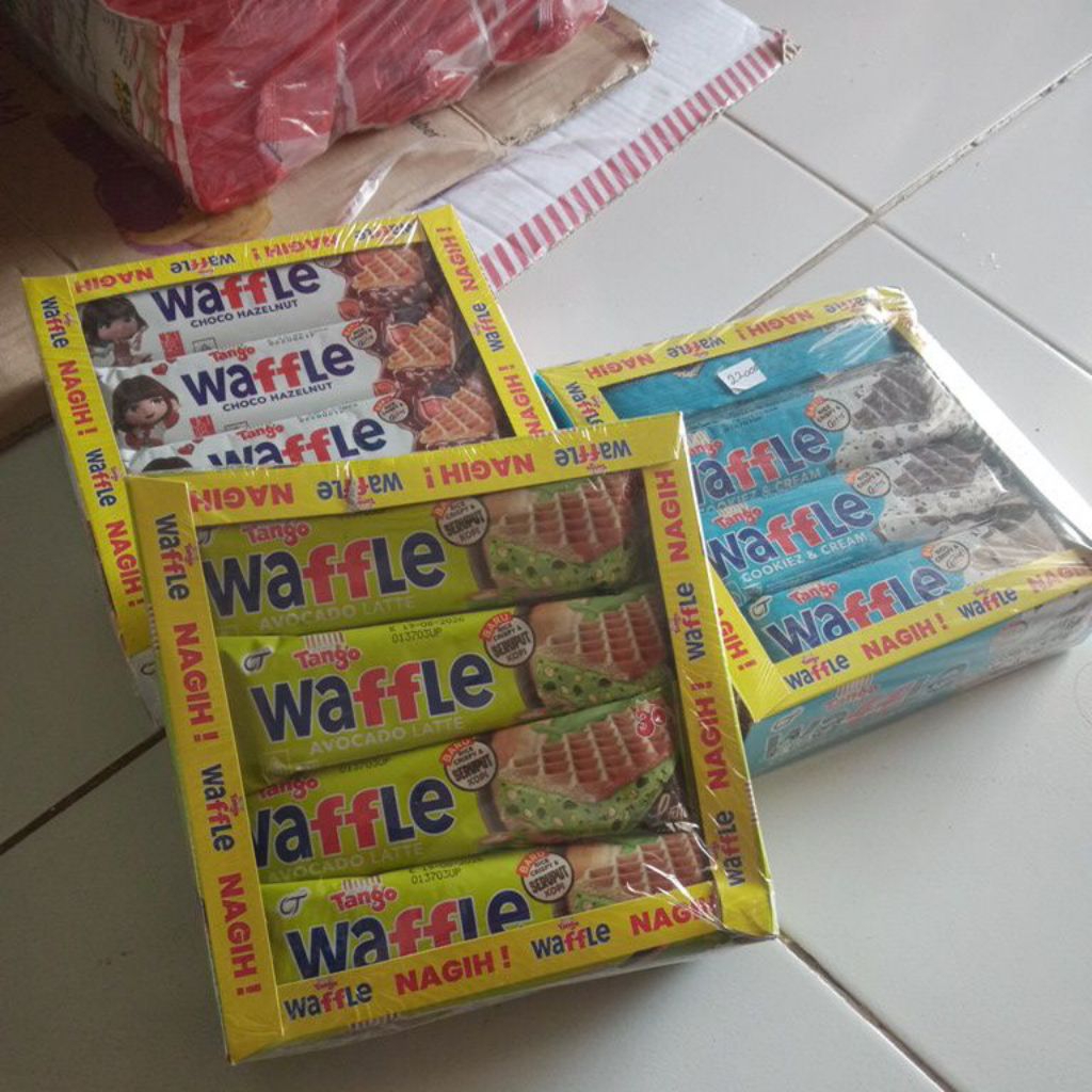 

tanggo waflle 1 box isi 12
