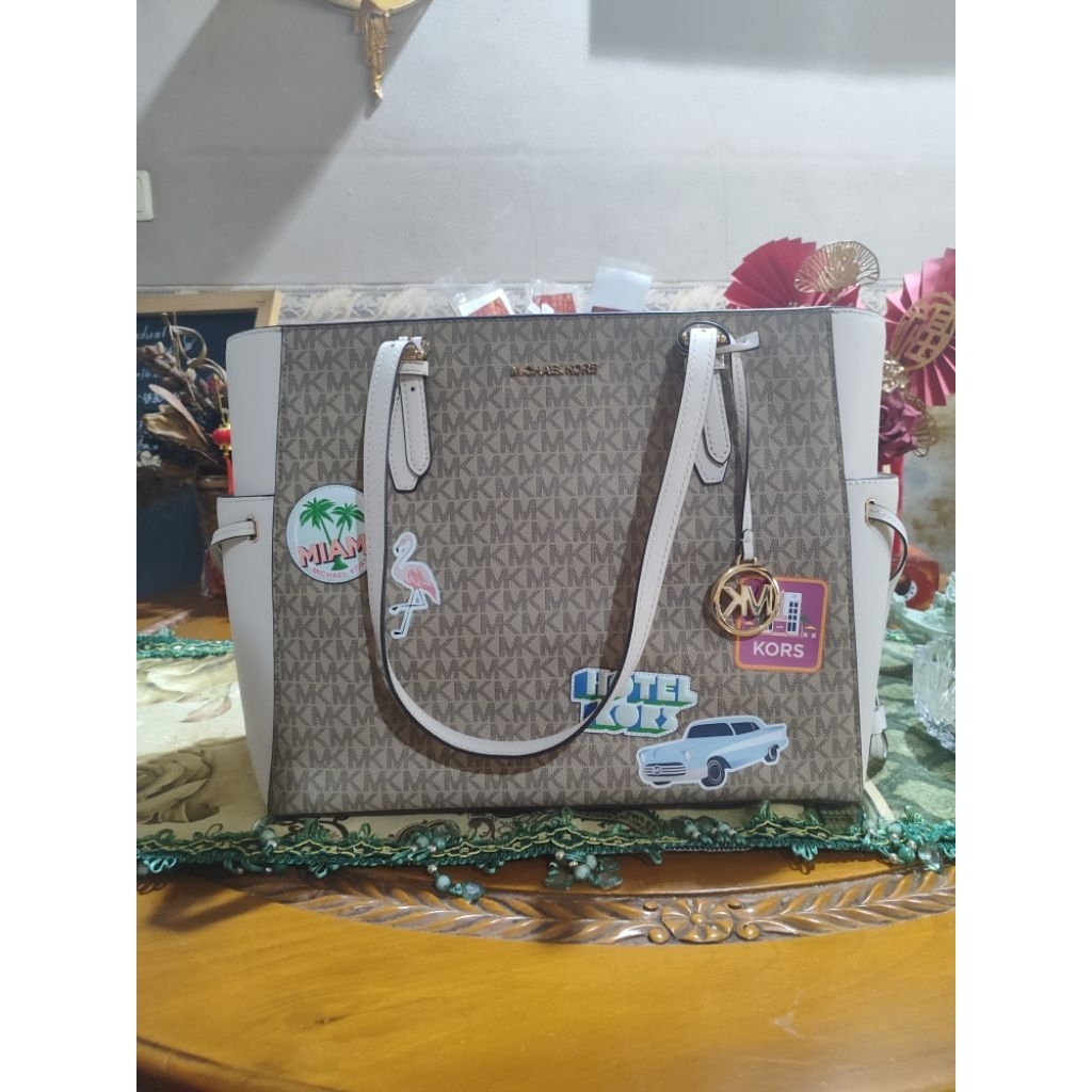 MK Gilly Large Travel Miami Print Signature Tote bag Tas Tote MK  Tas Fashion Luxury Preloved