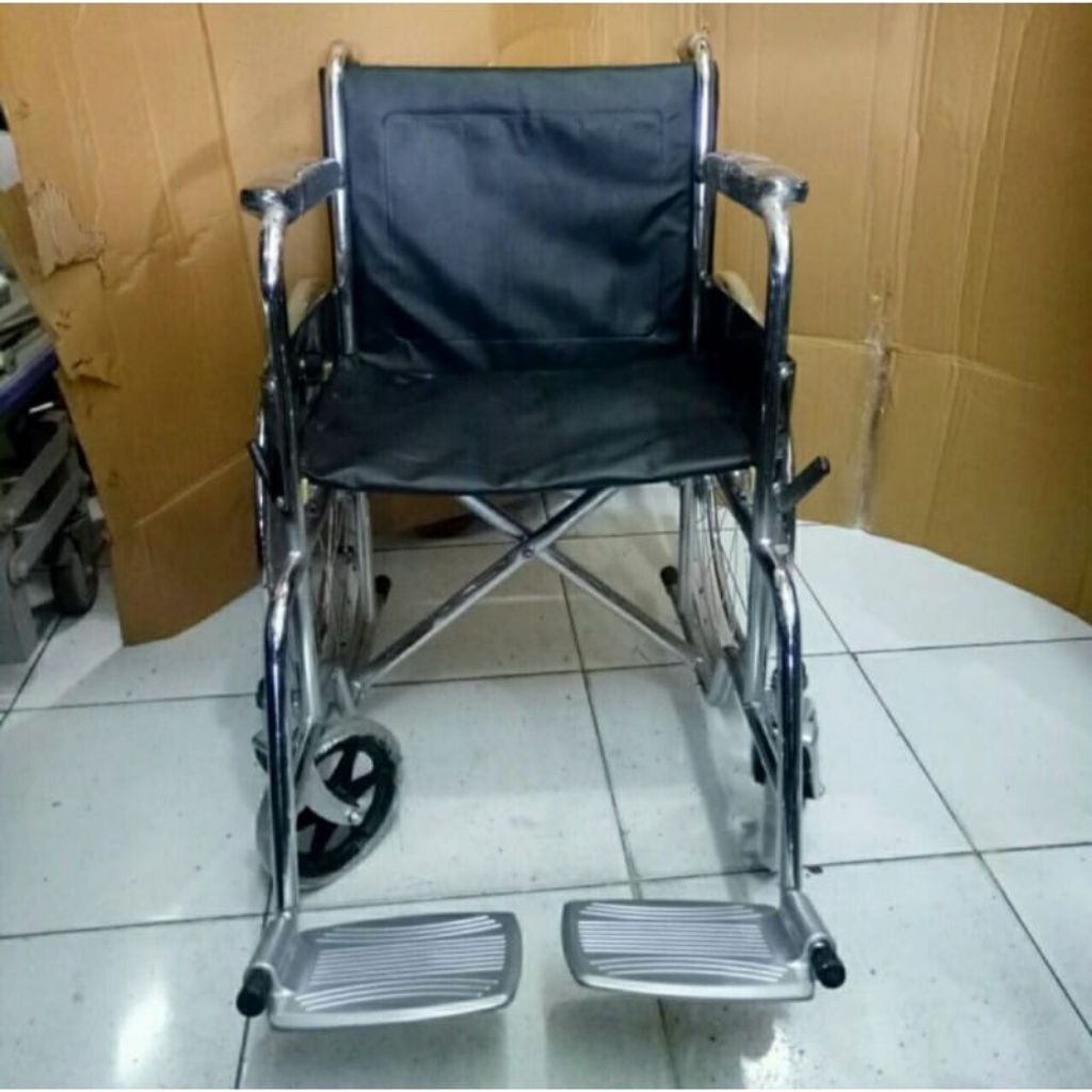 Kursi roda untuk orang tua