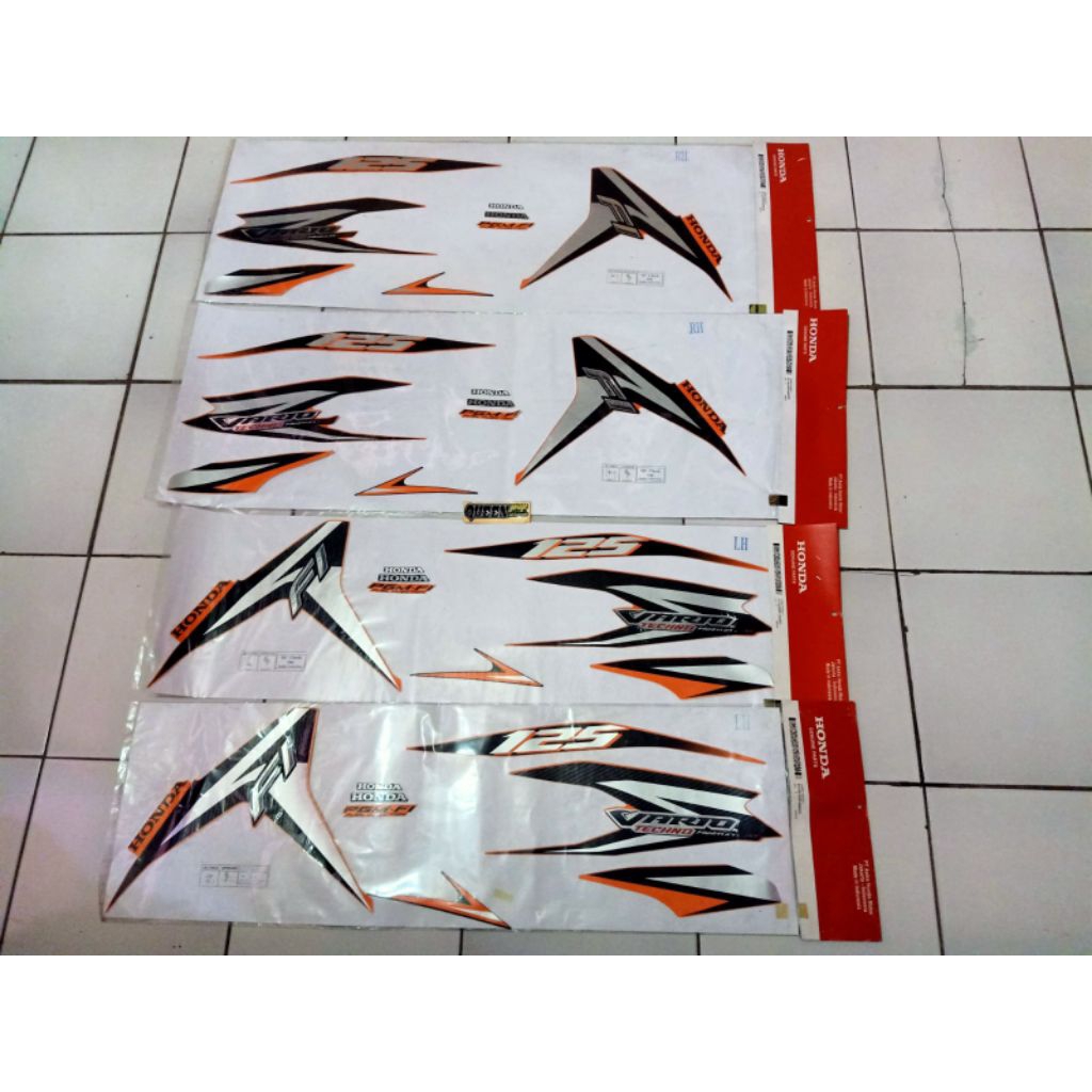 Sticker Body Set Kanan Kiri Oren Honda Vario125 Fi 871X0KZR600ZCR 871X0KZR600ZCL