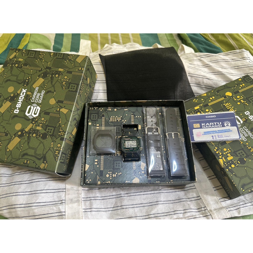 Jam tangan Casio G-Shock DWE-5600CC-3 Carbon Core Guard Army Original