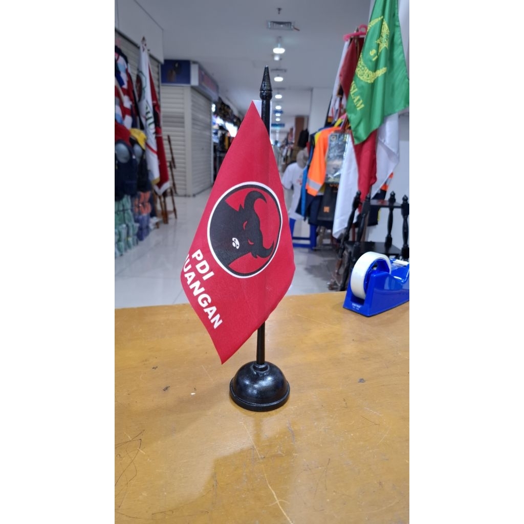 bendera meja pdi perjuangan tiang bendera meja kayu pdi p bendera meja partai pdi