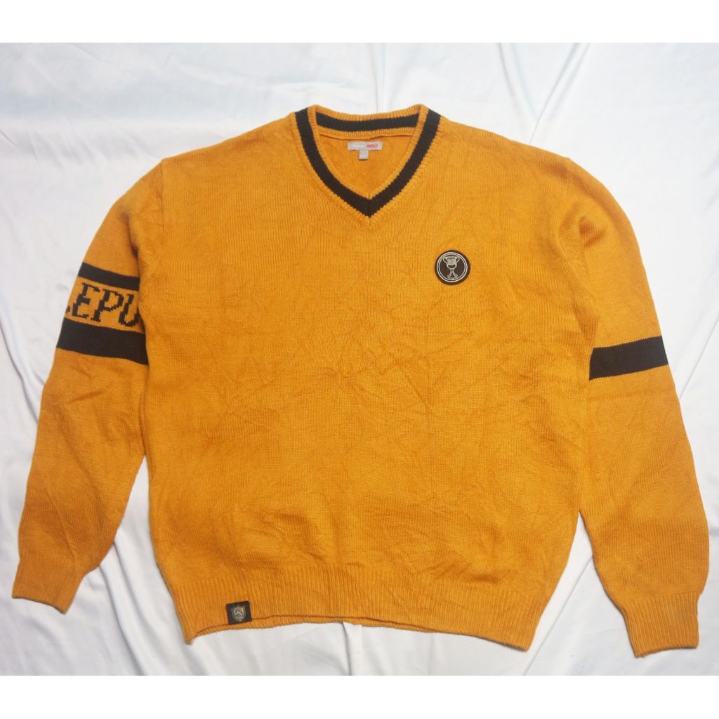 SPAO X HARRY POTTER Hufflepuff Vneck Yellow Kuning Academia Knitwear Sweater Sweatshirt Crewneck Raj