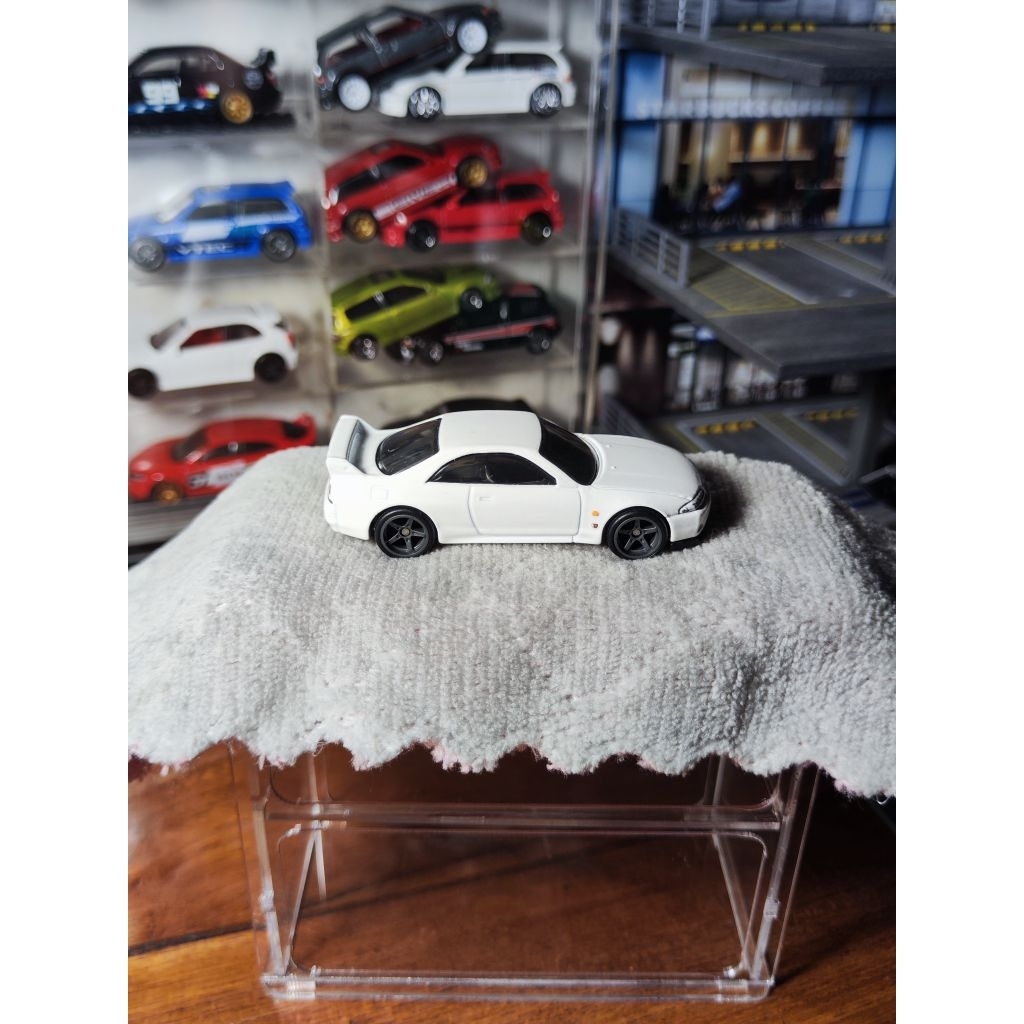 hotwheels diorama nissan r33 putih loose