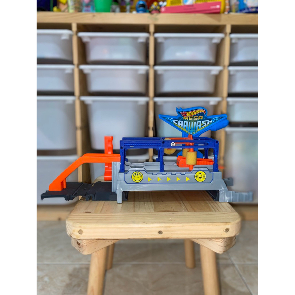 Original HotWheels Track City Mega Car Wash - Diorama HotWheels