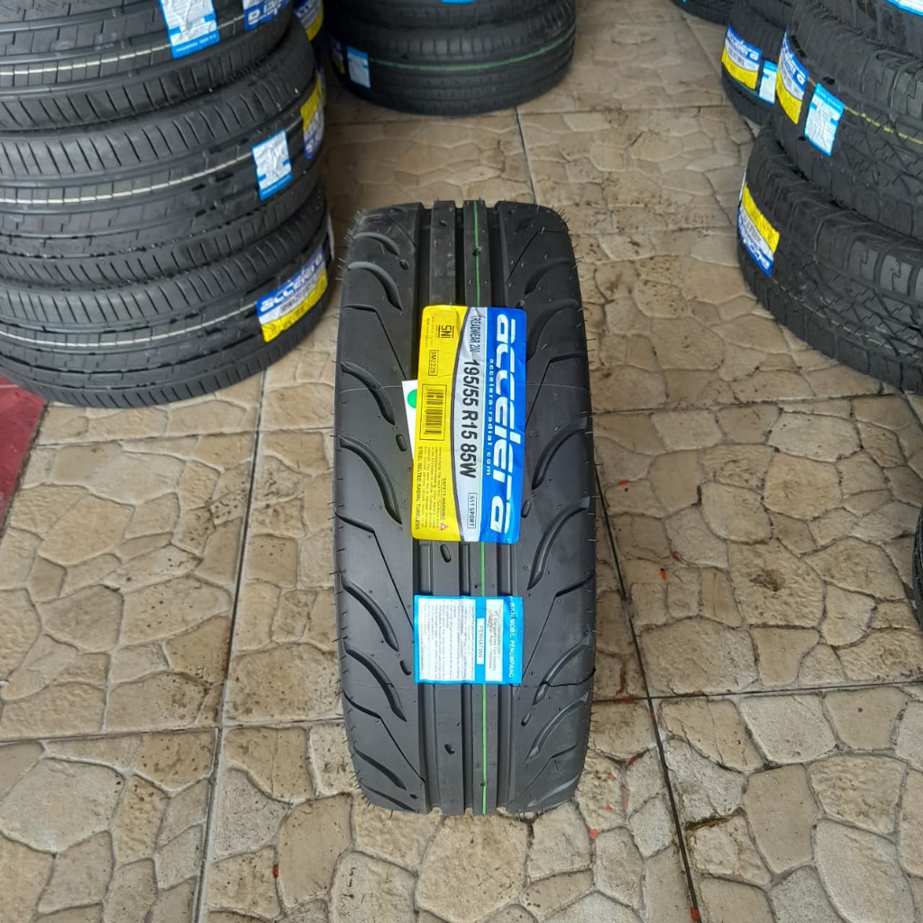ban mobil semislick 195/55 R15 accelera 651 sport