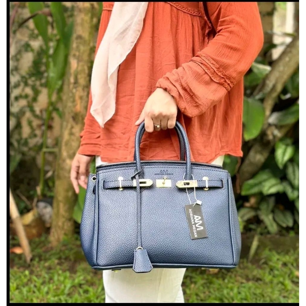 NEW Tas original Adriana Megan
