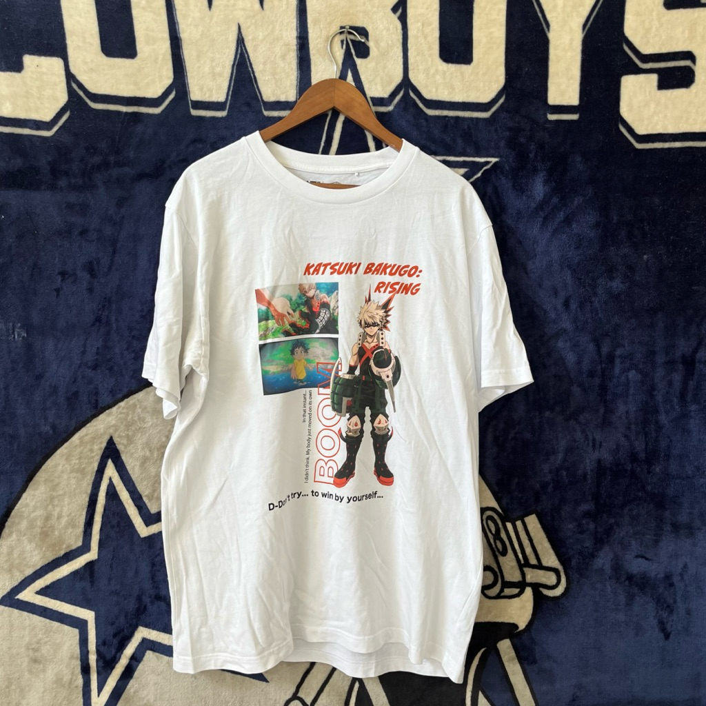 Kaos Uniqlo X My Hero Academia