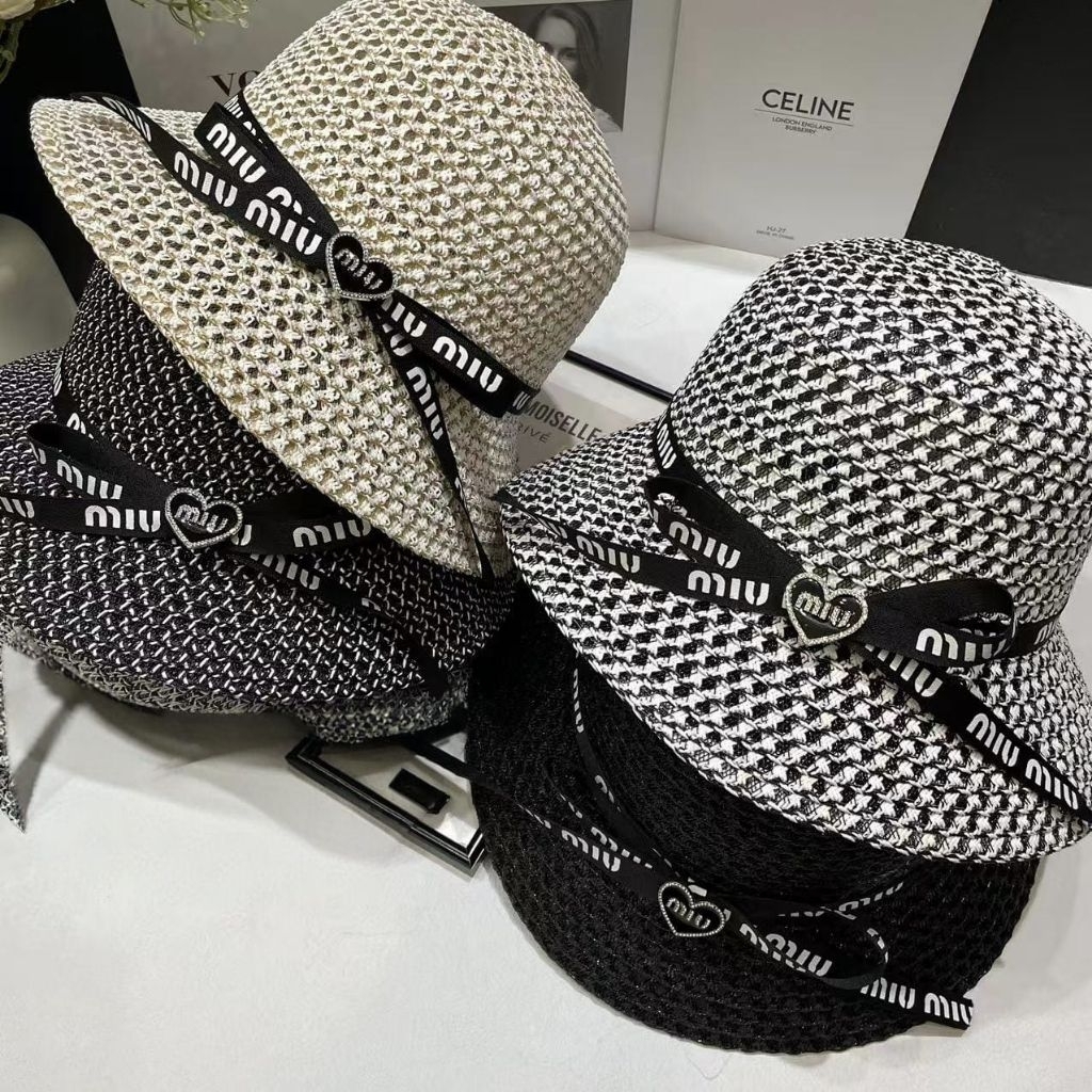 topi pantai wanita miu-miu love