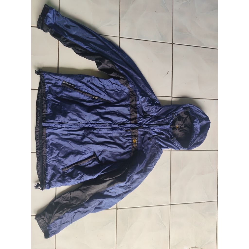 jaket mountain hardwear (conduit)