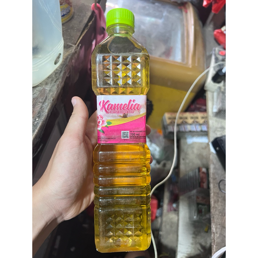 Minyak Goreng Kamelia 700 ml