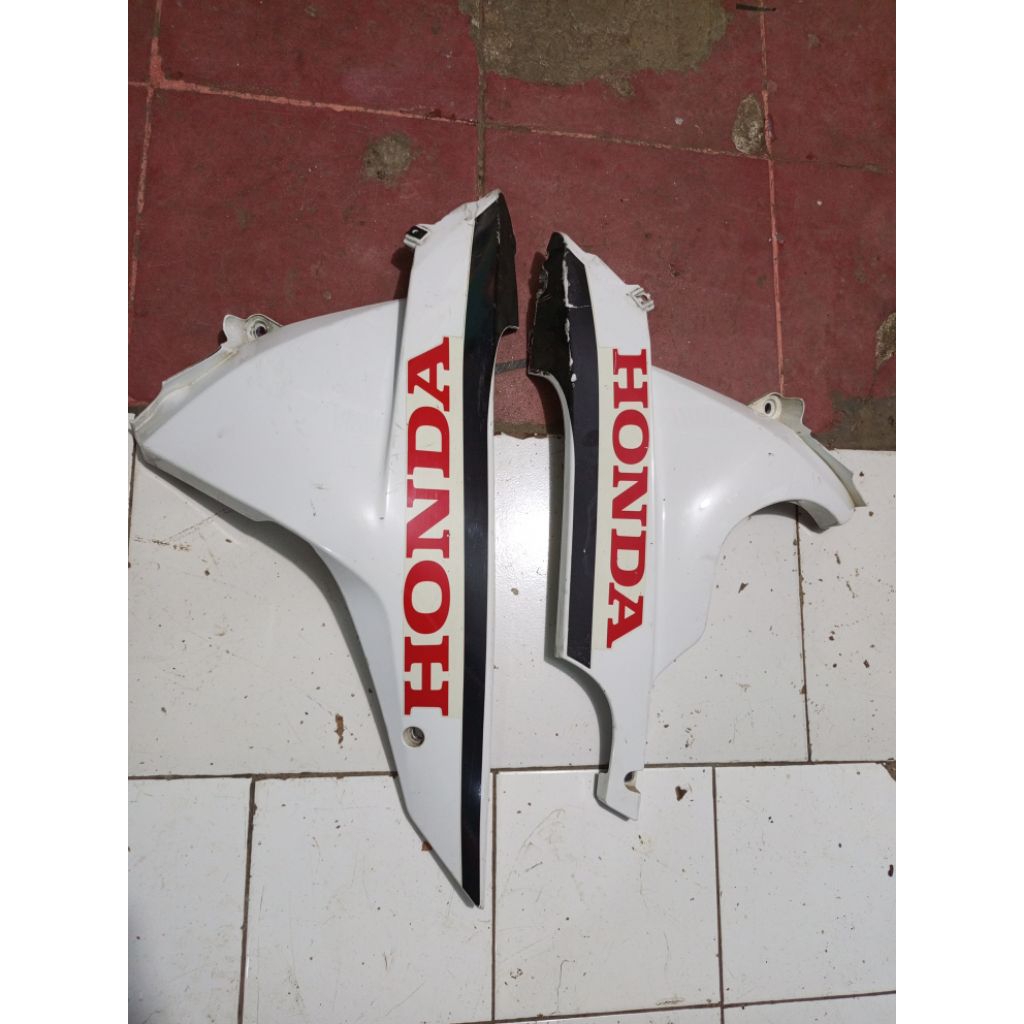 Undercowl sayap bawah CBR 250R K33