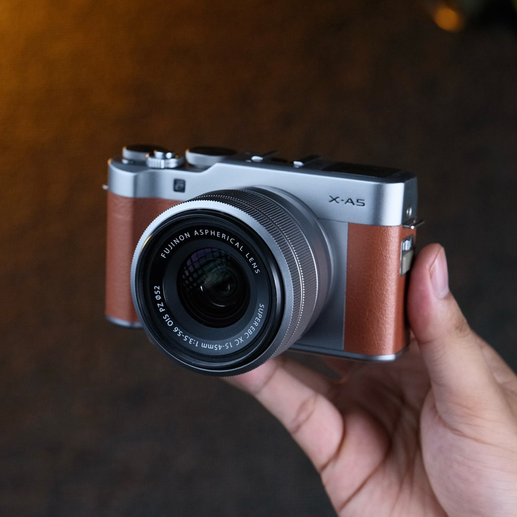 Kamera Fujifilm X-A5 + Lensa 15-45mm Bekas Second