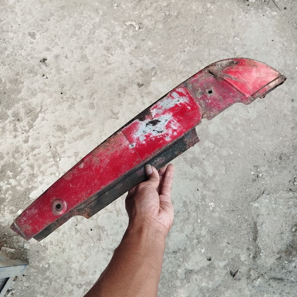 Ketengkas tutup rantai atas honda c70 c700 supercup original