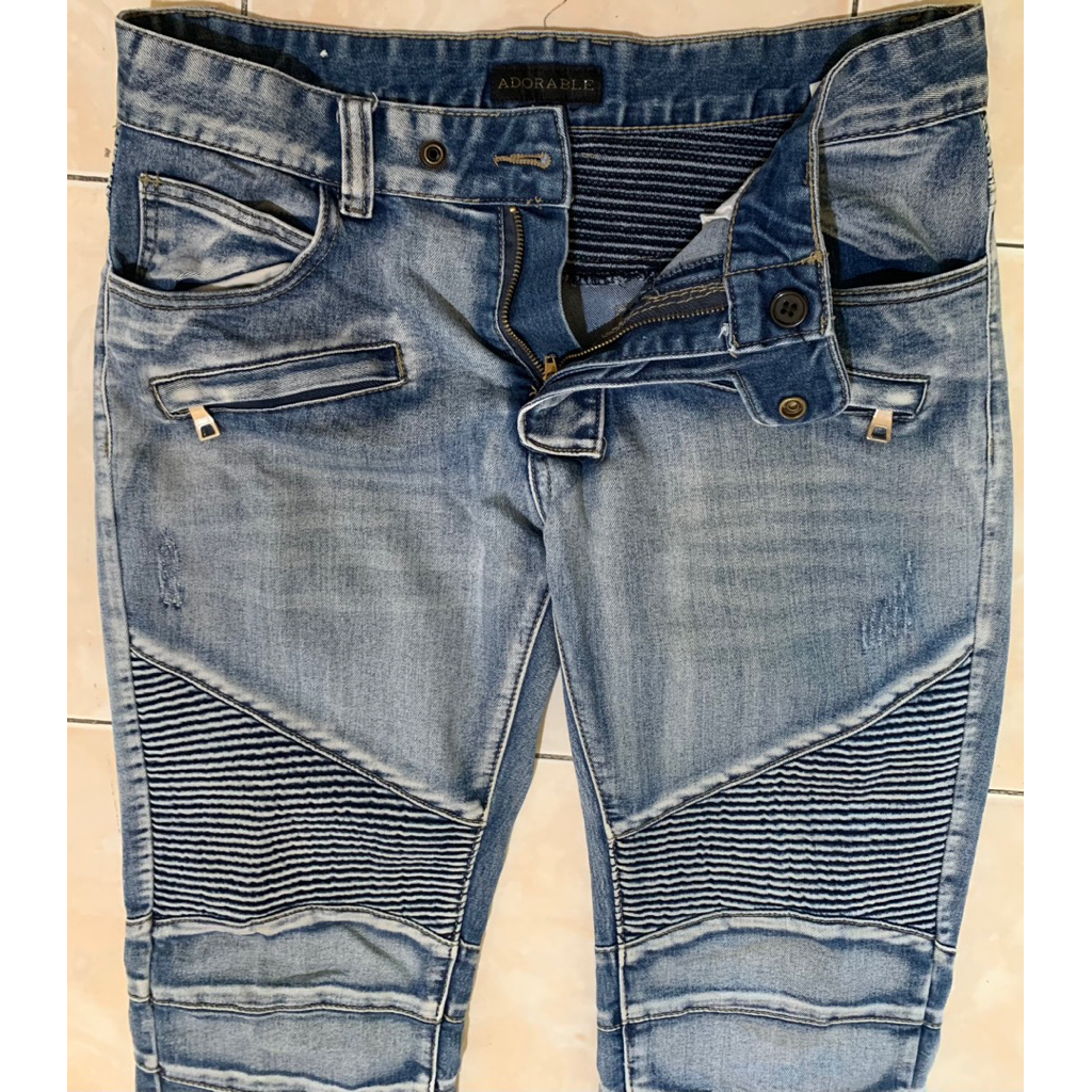 Adorable Biker Jeans Size 30-31 || Second Biker Jeans