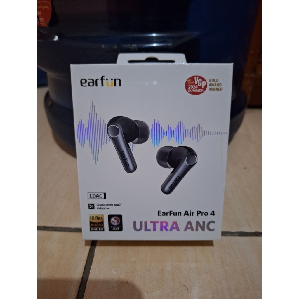 Earfun Air Pro 4 Warna Hitam