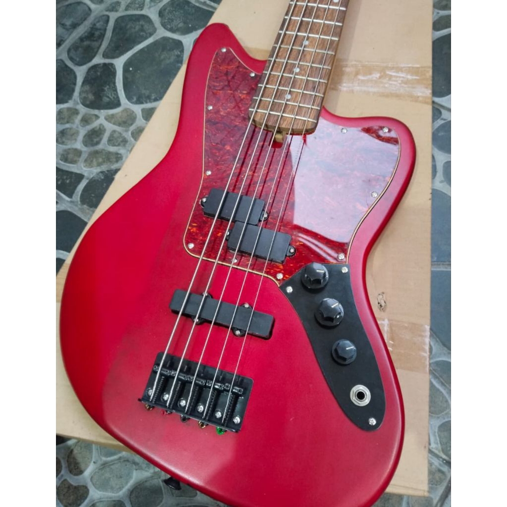 Bass Fender Jaguar 5 string New (custom)