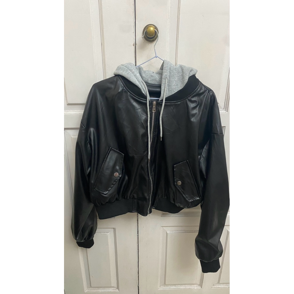 Jaket kulit kombinasi