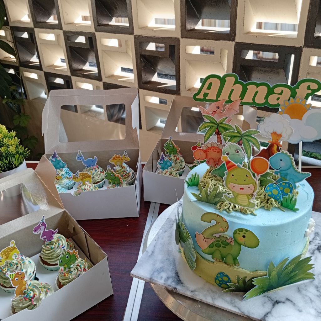 

cake ulang tahun + cupcake Toper, kue ulang tahun, birthday cake karakter