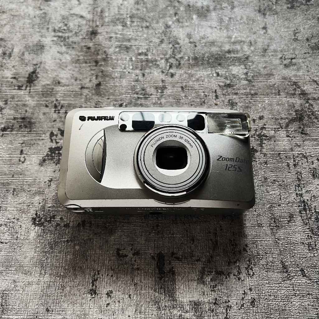 FUJI ZOOM DATE 125S / FUJIFILM ZOOMDATE 125S - KAMERA ANALOG PREMIUM REUSABLE MURAH 35MM