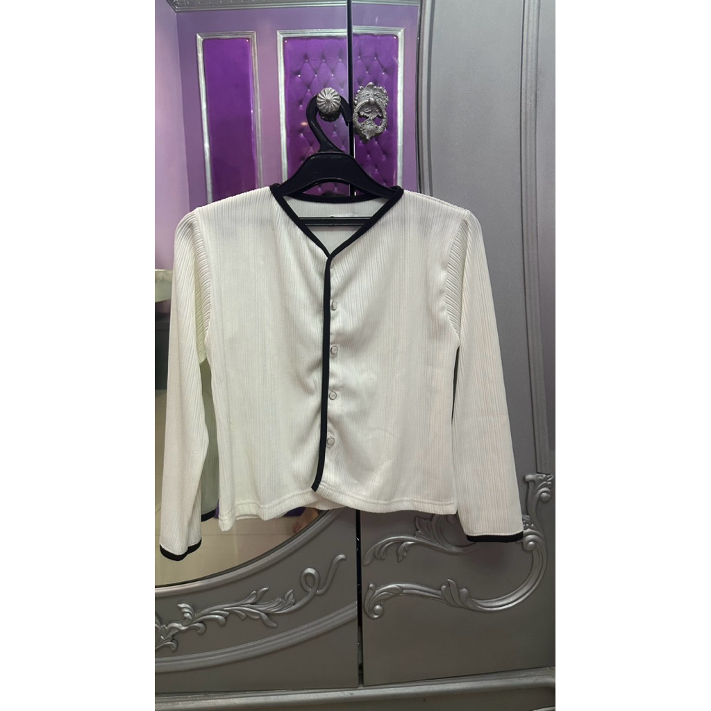 Cardigan Putih from by.azeera (Preloved)