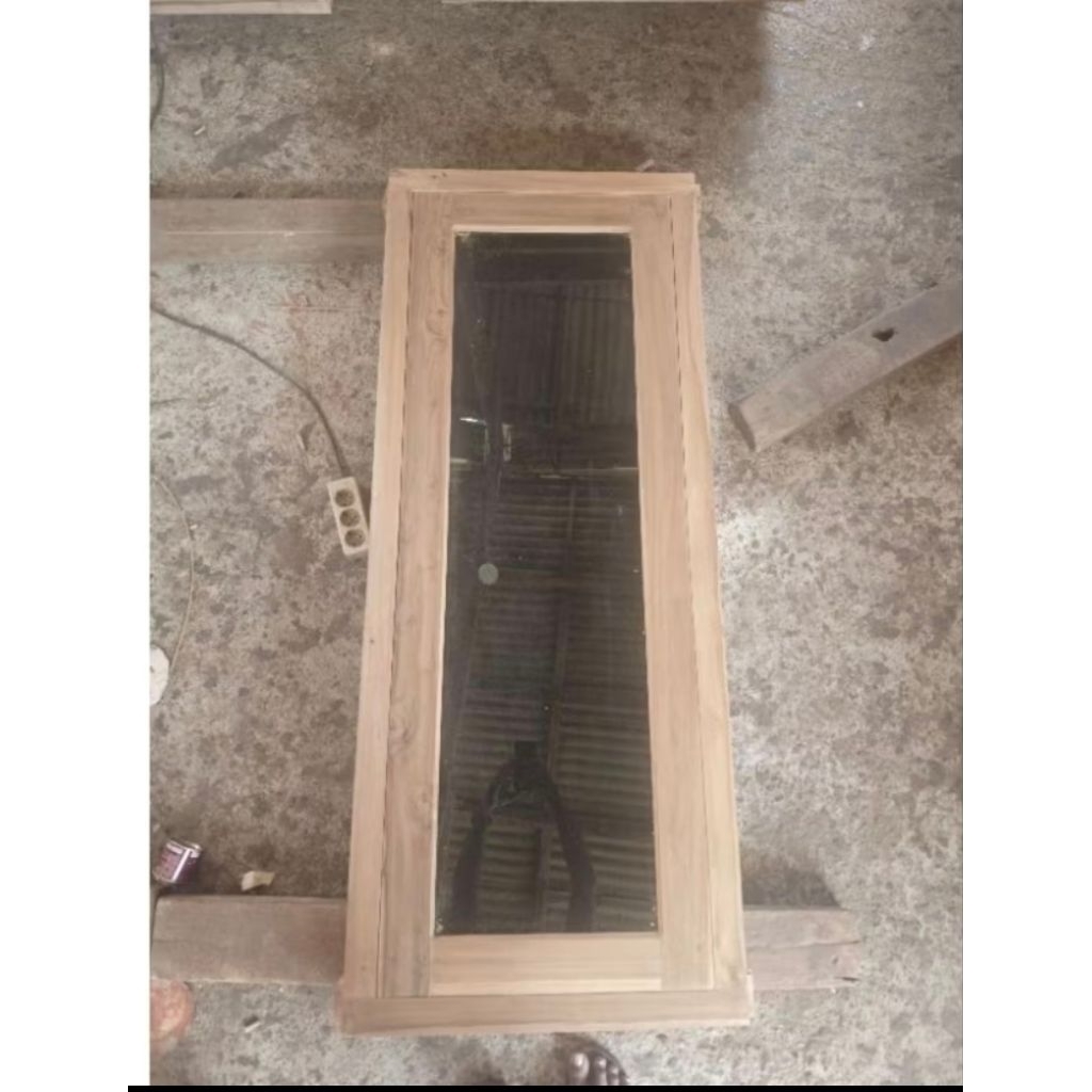 jendela + kusen ukuran kusen mengikuti jendela, kaca hitam