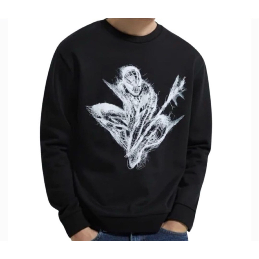 PRELOVED sweater atasan kaos spiderman black white zaraa x marvel ori. hitam masih bagus (efek kamer